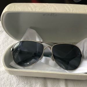 Oakley women’s feedback sunglasses -polarized